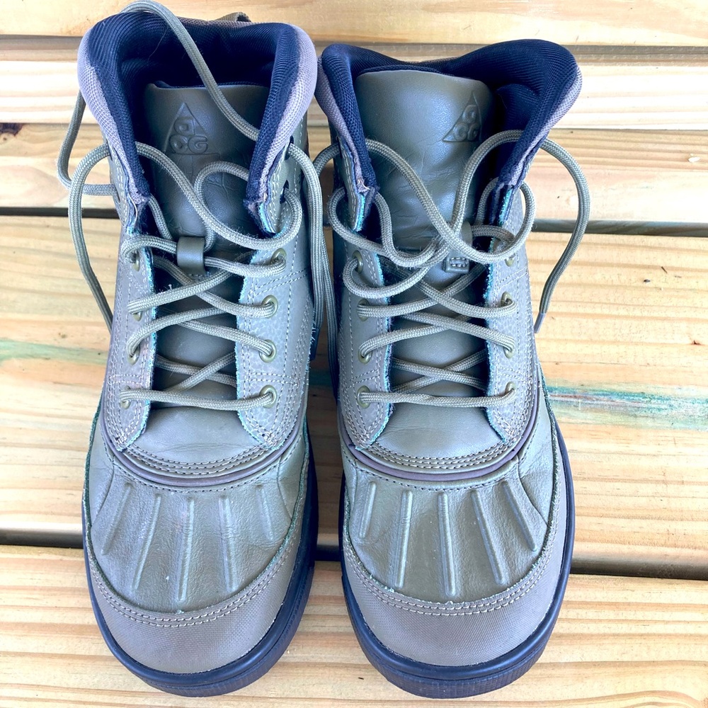 Nike Woodside 2 Youth Boots Size 4.5 Army Green Black Sole